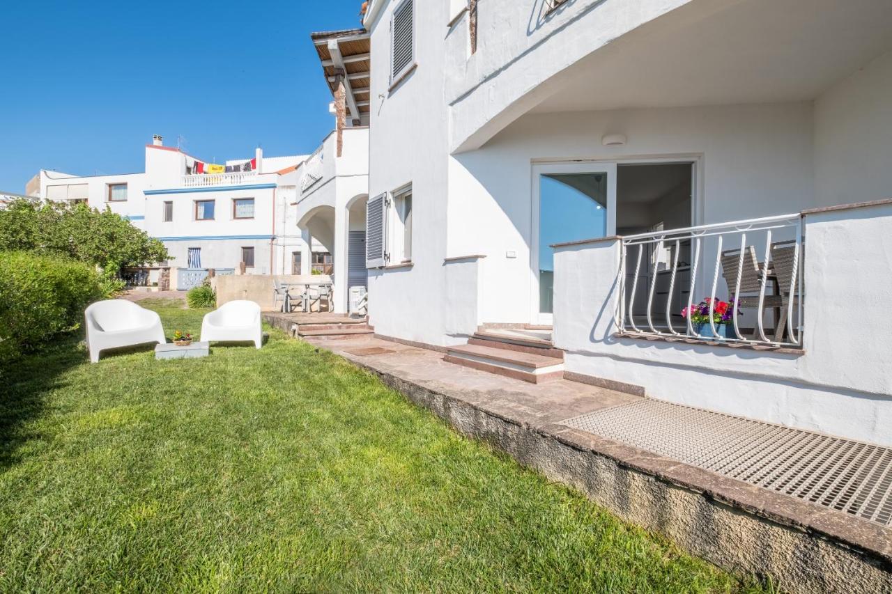 Le Nacchere Dimore A Portata Di Mare Calasetta Exterior photo