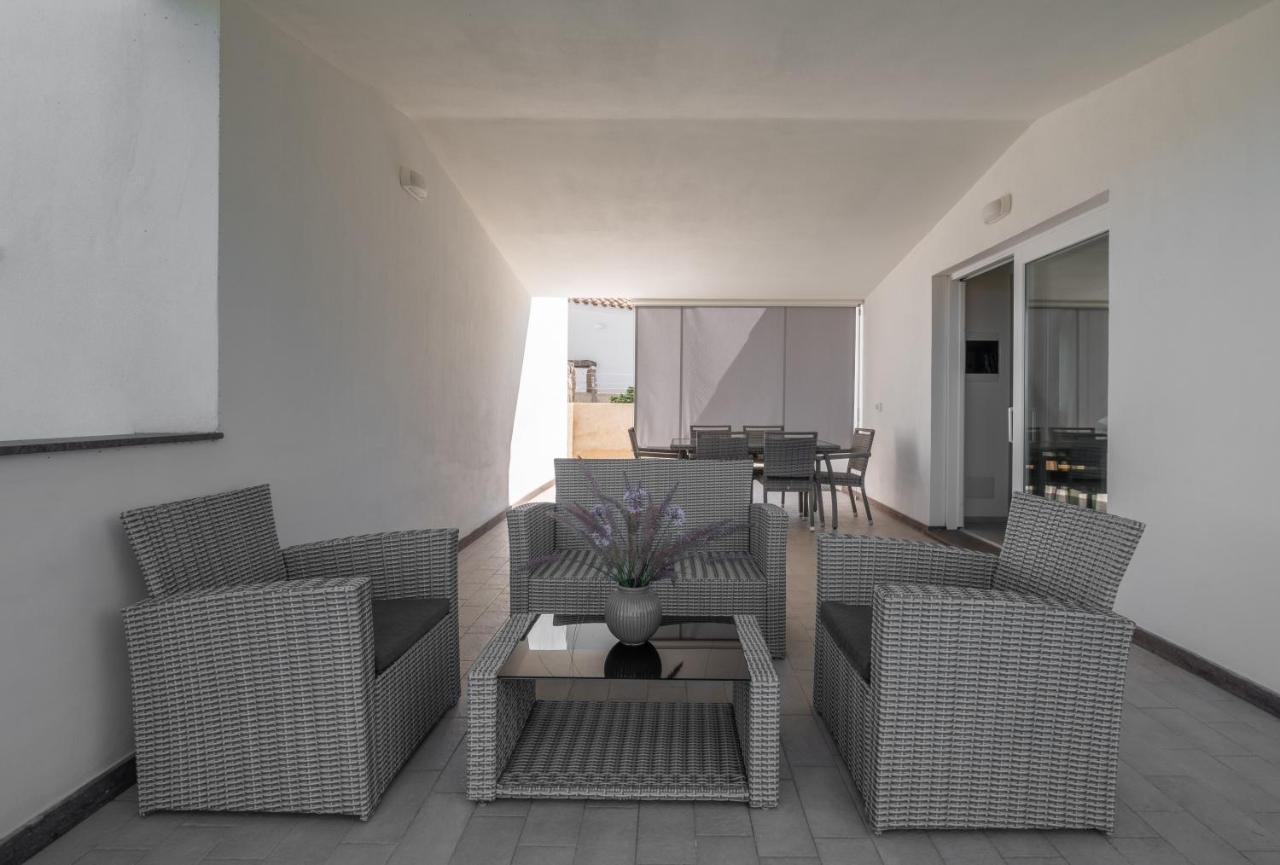Le Nacchere Dimore A Portata Di Mare Calasetta Exterior photo