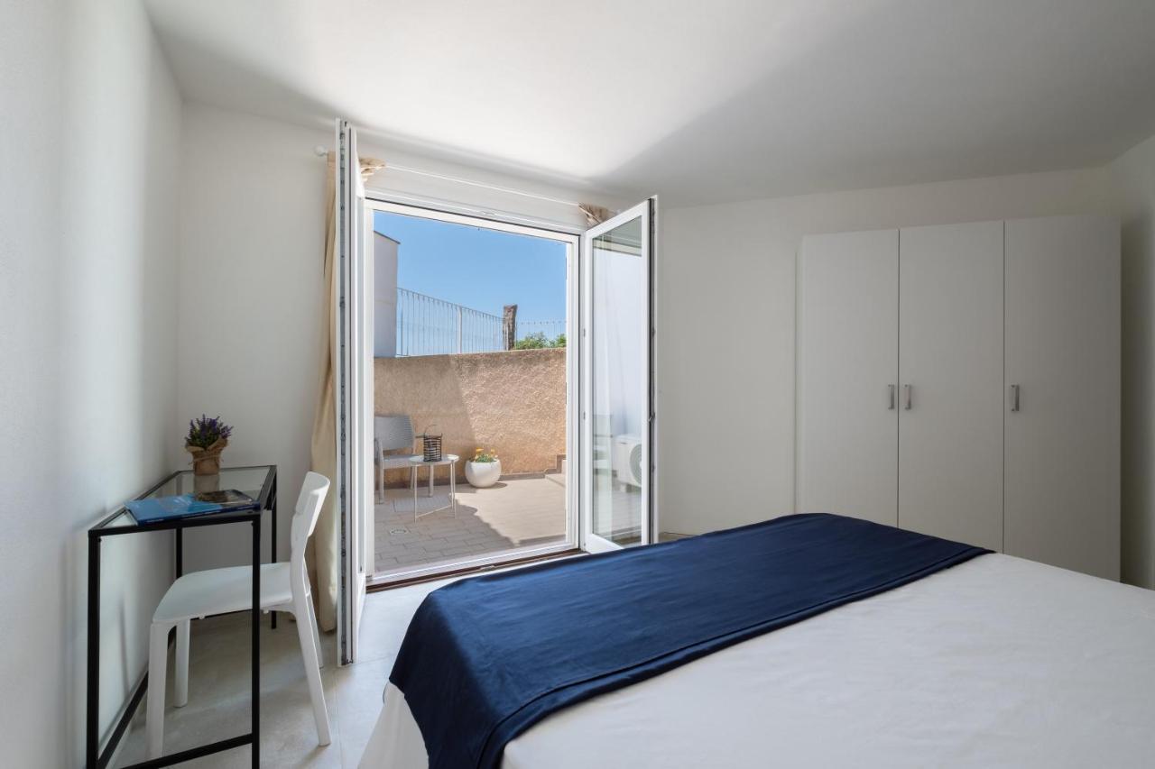Le Nacchere Dimore A Portata Di Mare Calasetta Exterior photo
