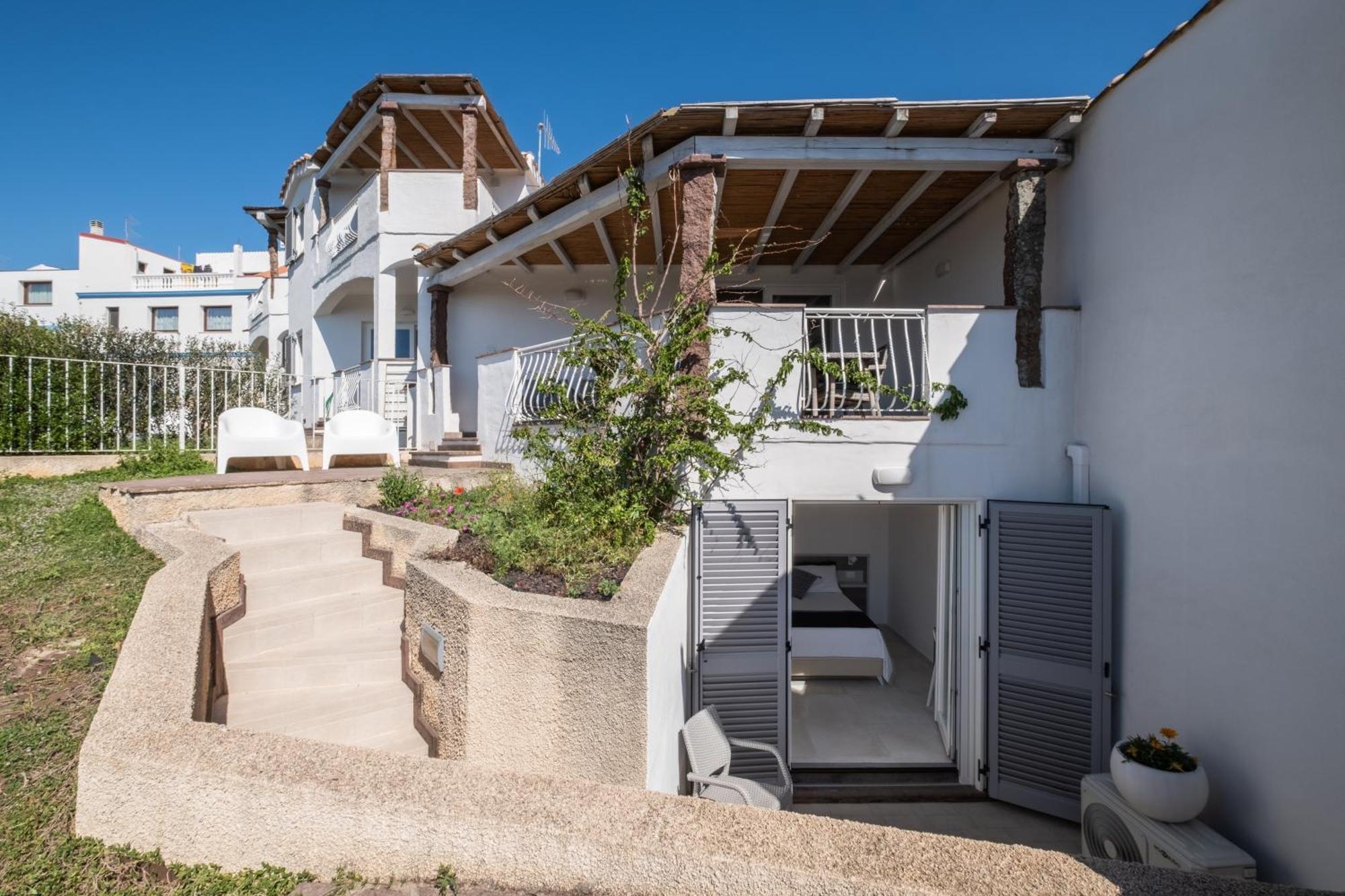 Le Nacchere Dimore A Portata Di Mare Calasetta Exterior photo